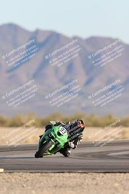 media/Dec-07-2025-CVMA (Sun) [[3e7d2de5dc]]/Race 16-Formula Middleweight/